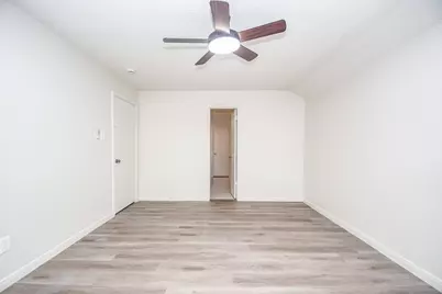 7815 Hummingbird Street, Houston, TX 77071 - Photo 17