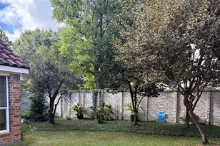 48 Pebble Beach Ct, Jersey Village, TX 77064 - Photo 5