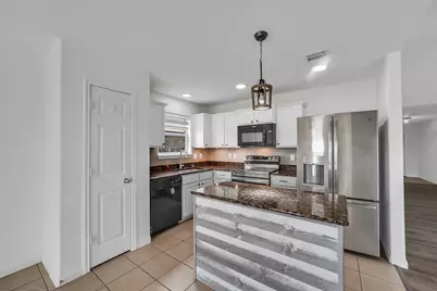 6623 Plum Springs Lane, Richmond, TX 77469 - Photo 5