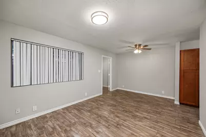 11002 Hammerly Boulevard #214, Houston, TX 77043 - Photo 7