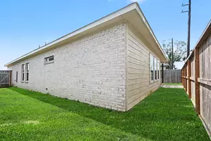 214 Water Grass Trl, Clute, TX 77531 - Photo 23