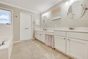 2607 Sailboat Dr, Nassau Bay, TX 77058 - Photo 9