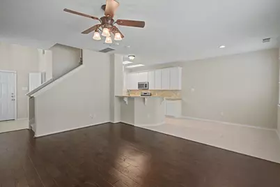 190 W Stedhill Loop, The Woodlands, TX 77384 - Photo 5