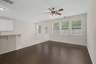 190 W Stedhill Loop, The Woodlands, TX 77384 - Photo 5