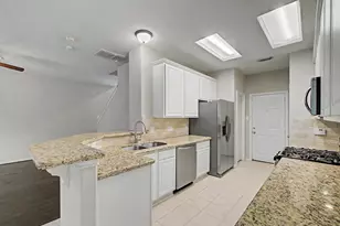 190 W Stedhill Loop, The Woodlands, TX 77384 - Photo 9