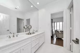 5042 Cedar Creek Dr, Houston, TX 77056 - Photo 19