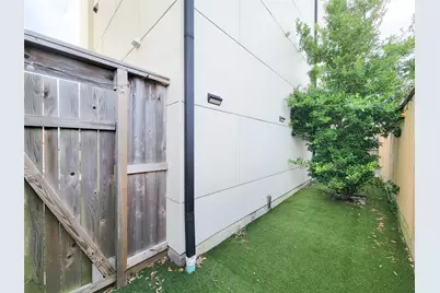 9 N St Charles Street #B, Houston, TX 77003 - Photo 29