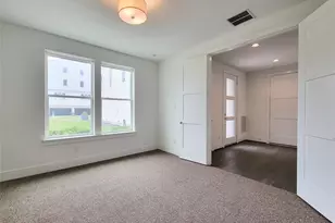 9 N St Charles St, Houston, TX 77003 - Photo 5