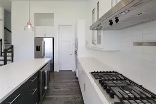 9 N St Charles St, Houston, TX 77003 - Photo 17