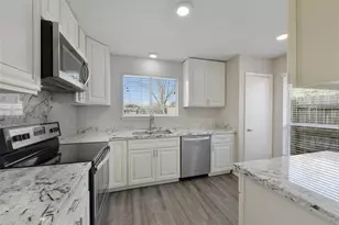 2822 Forest Point Dr, League City, TX 77573 - Photo 7