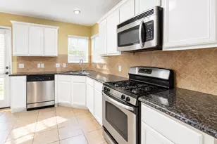6923 Hampden Point Ct, Houston, TX 77040 - Photo 11