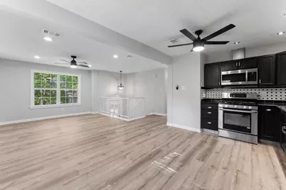 2 Ground Brier Court, The Woodlands, TX 77381 - Photo 5