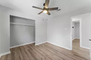 2 Ground Brier Ct, The Woodlands, TX 77381 - Photo 13