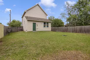 8906 Freeland St, Houston, TX 77075 - Photo 17