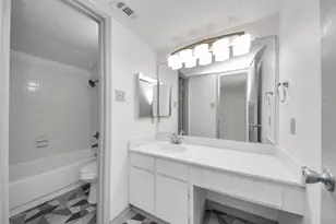 1515 Sandy Springs Rd, Houston, TX 77042 - Photo 11