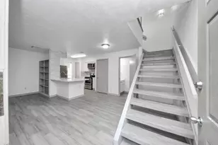 1515 Sandy Springs Rd, Houston, TX 77042 - Photo 9