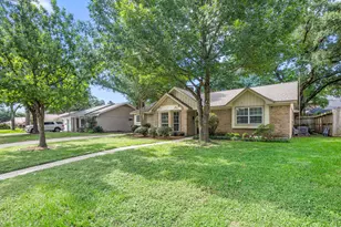 13819 Britoak Ln, Houston, TX 77079 - Photo 3