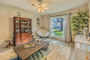 720 Concordia B Dr, Bellville, TX 77418 - Photo 5