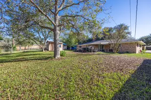 720 Concordia B Dr, Bellville, TX 77418 - Photo 15