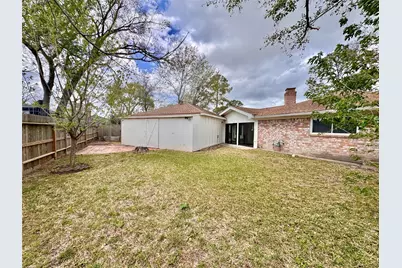 9719 Springmont Drive, Houston, TX 77080 - Photo 31