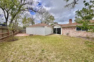 9719 Springmont Dr, Houston, TX 77080 - Photo 31