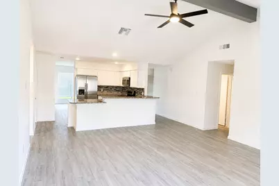 2170 Pilgrims Point Dr, Friendswood, TX 77546 - Photo 5