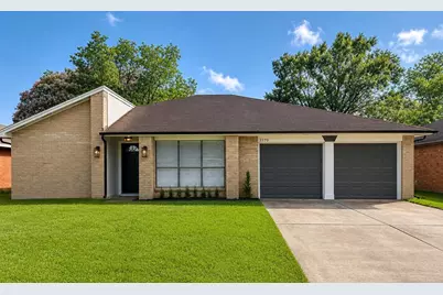 2170 Pilgrims Point Dr, Friendswood, TX 77546 - Photo 1