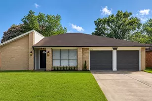 2170 Pilgrims Point Dr, Friendswood, TX 77546 - Photo 1