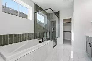 9207 Ft George St, Houston, TX 77063 - Photo 15