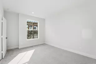 9207 Ft George St, Houston, TX 77063 - Photo 7