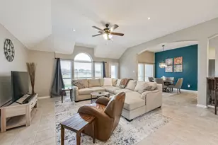 153 Greenridge Cir, League City, TX 77573 - Photo 11