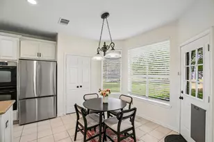 14 Guinevere Pl, The Woodlands, TX 77384 - Photo 11