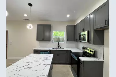 4315 Plaag #B, Houston, TX 77016 - Photo 3