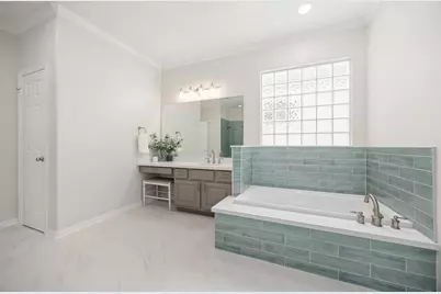 137 White Drive, Bellaire, TX 77401 - Photo 17