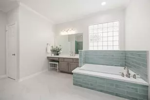 137 White Dr, Bellaire, TX 77401 - Photo 17