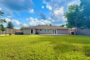 7906 Hammerly Blvd, Houston, TX 77055 - Photo 23