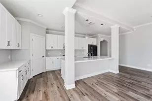 317 S Idaho St, La Porte, TX 77571 - Photo 9