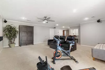 443 E Gaywood Drive, Houston, TX 77079 - Photo 27