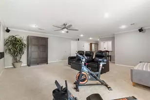 443 E Gaywood Dr, Houston, TX 77079 - Photo 27