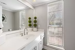 443 E Gaywood Dr, Houston, TX 77079 - Photo 7