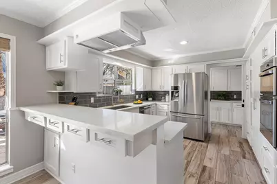 443 E Gaywood Drive, Houston, TX 77079 - Photo 17