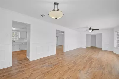 1618 W 10th Street, Freeport, TX 77541 - Photo 11