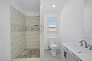 1618 W 10th St, Freeport, TX 77541 - Photo 33