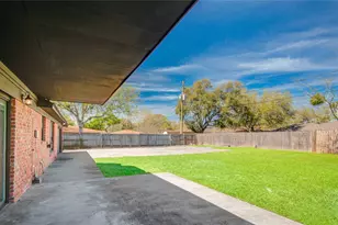 1618 W 10th St, Freeport, TX 77541 - Photo 35