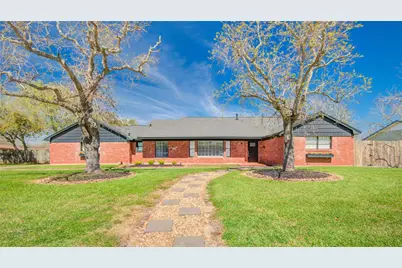 1618 W 10th Street, Freeport, TX 77541 - Photo 3