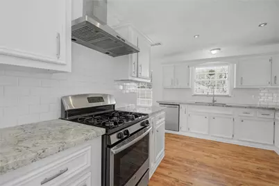 1618 W 10th Street, Freeport, TX 77541 - Photo 13