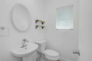 1618 W 10th St, Freeport, TX 77541 - Photo 21