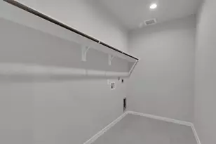 2512 Seneca Lk Dr, Texas City, TX 77568 - Photo 9