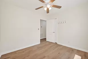 7950 Longridge Dr, Houston, TX 77055 - Photo 45