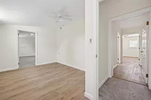 7950 Longridge Dr, Houston, TX 77055 - Photo 17